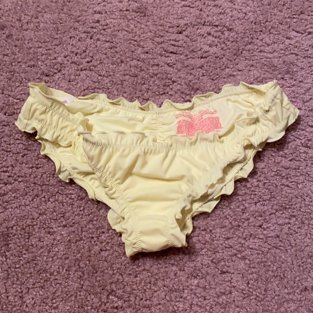 VS Ruffle cheeky bikini bottoms